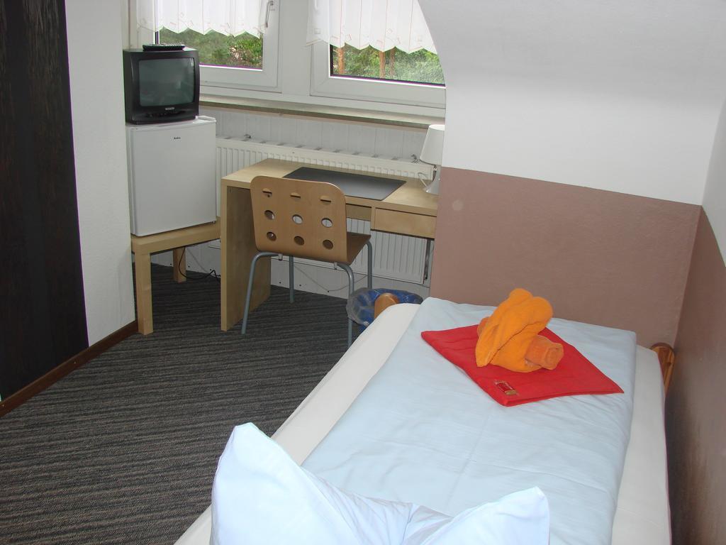 Gaestehaus Am Heuss-Platz Erlangen Room photo