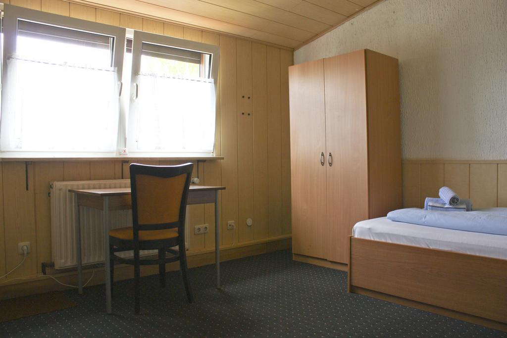 Gaestehaus Am Heuss-Platz Erlangen Room photo