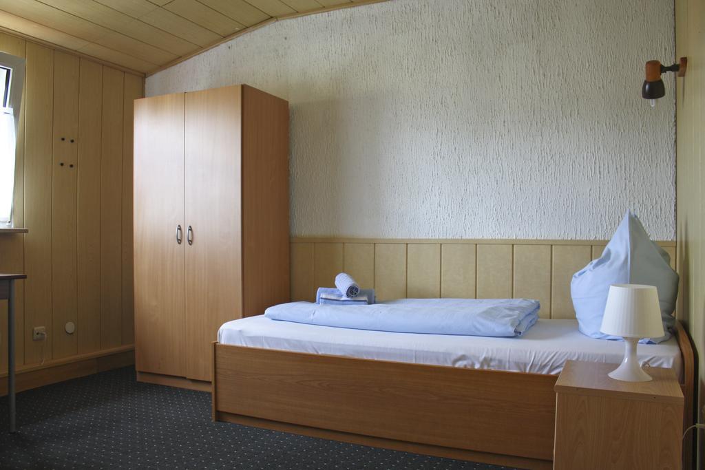 Gaestehaus Am Heuss-Platz Erlangen Room photo
